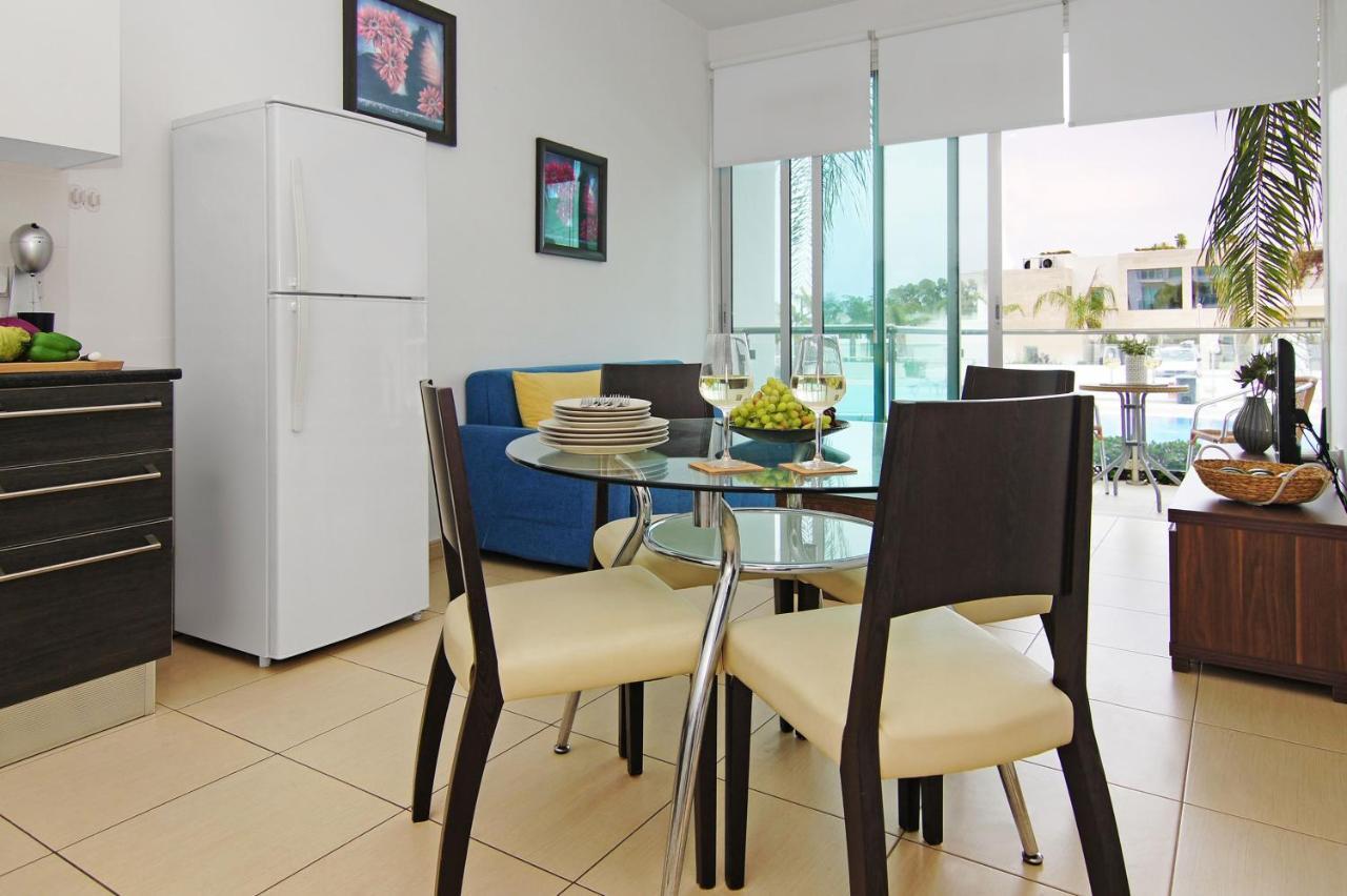 Diana - Coralli Beachfront Apartment Protaras Exterior foto
