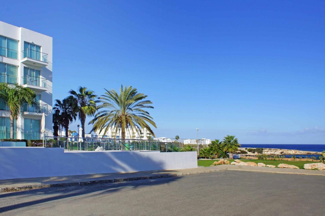 Diana - Coralli Beachfront Apartment Protaras Exterior foto