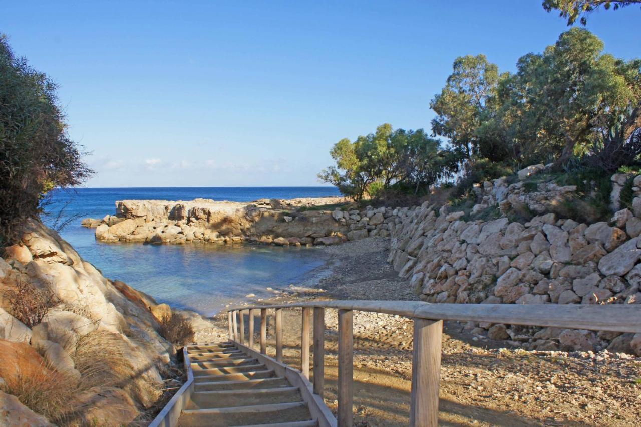 Diana - Coralli Beachfront Apartment Protaras Exterior foto